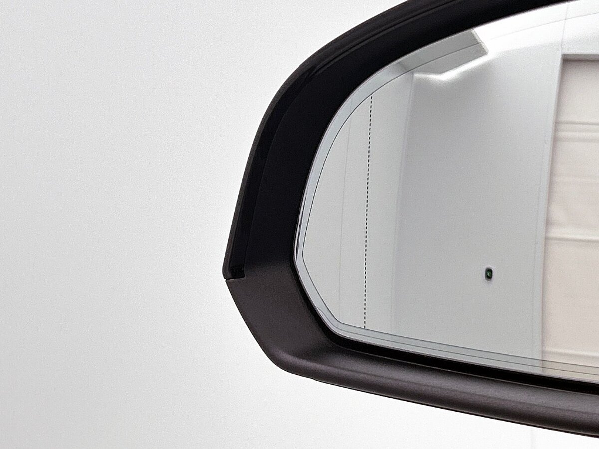 49243180 volvo xc40 1 5 t5 recharge r design 33