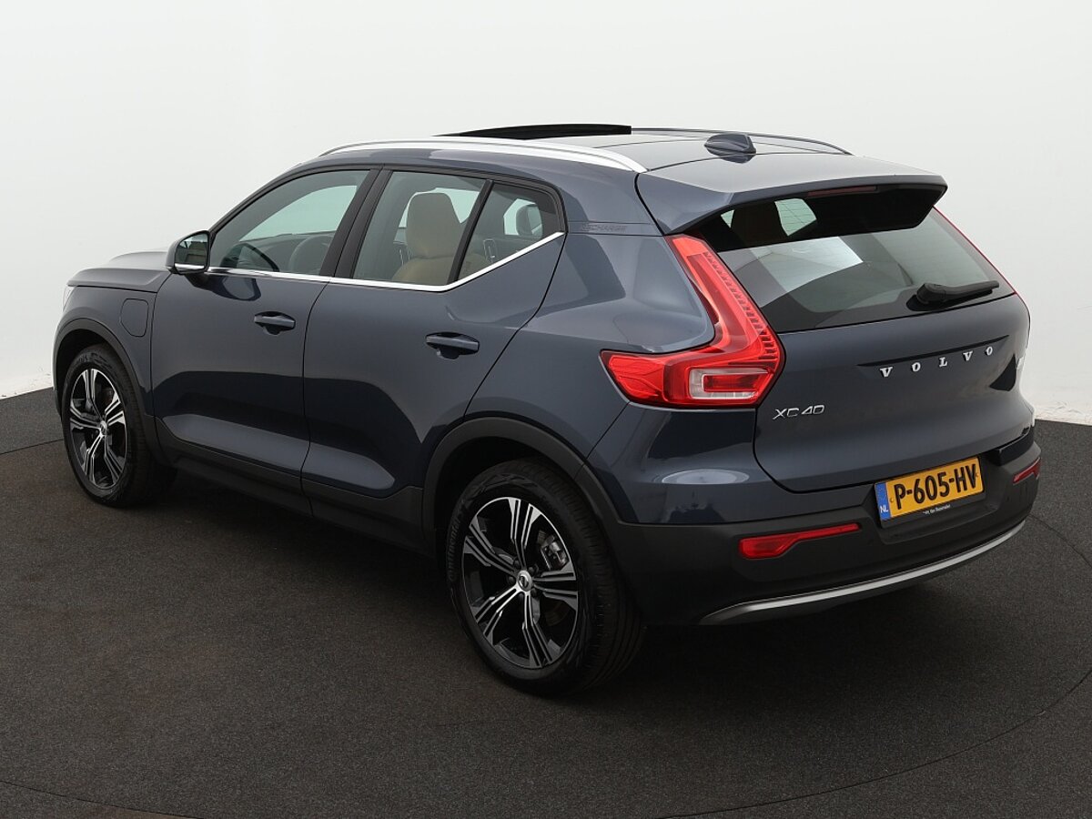35487775 volvo xc40 1 5 t5 phev inscription panomama dak harman kardon leder 3 06