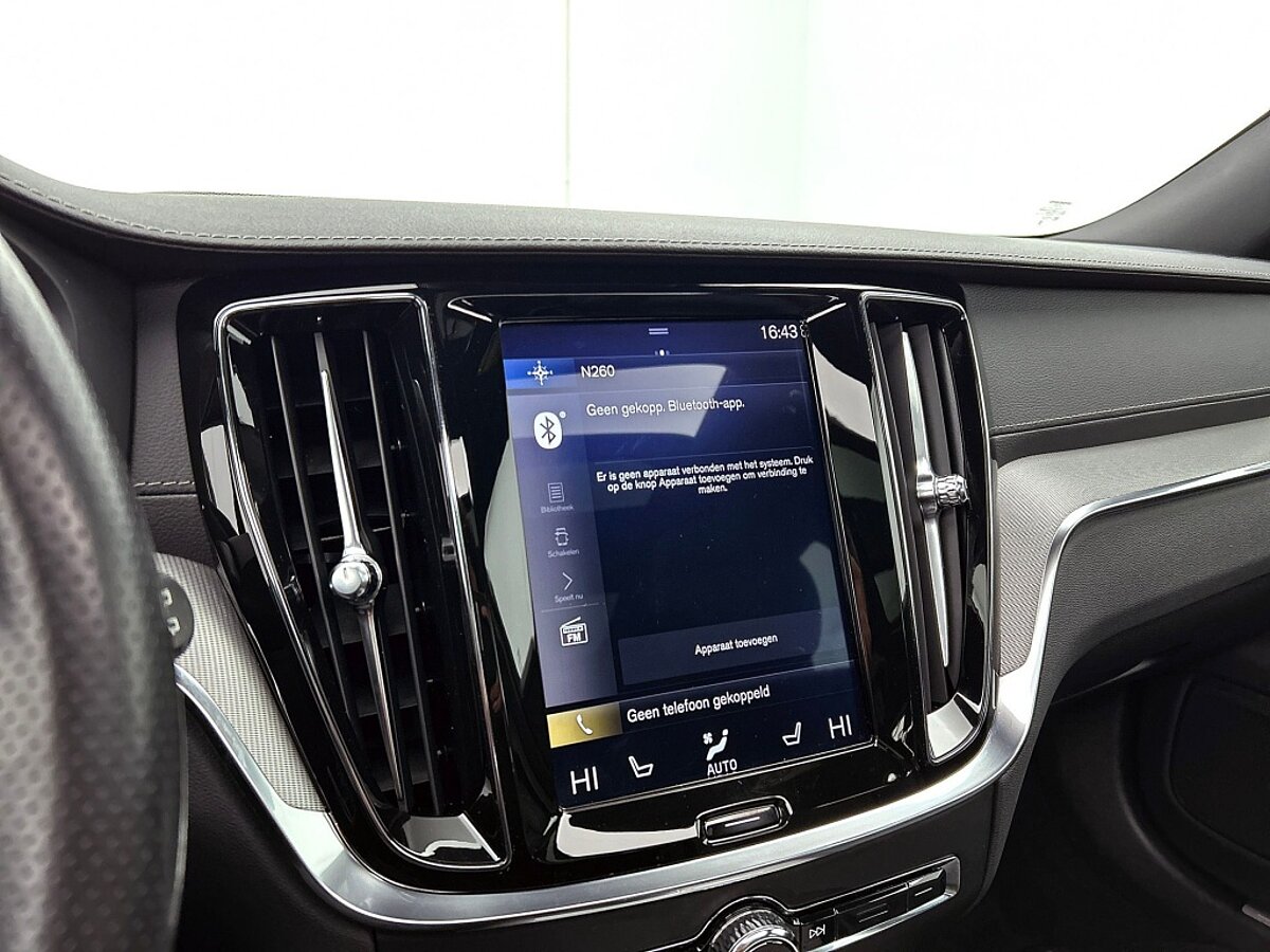 48741197 volvo v60 t6 awd 20 inch pano stoelventilatie 360 styling kit 42