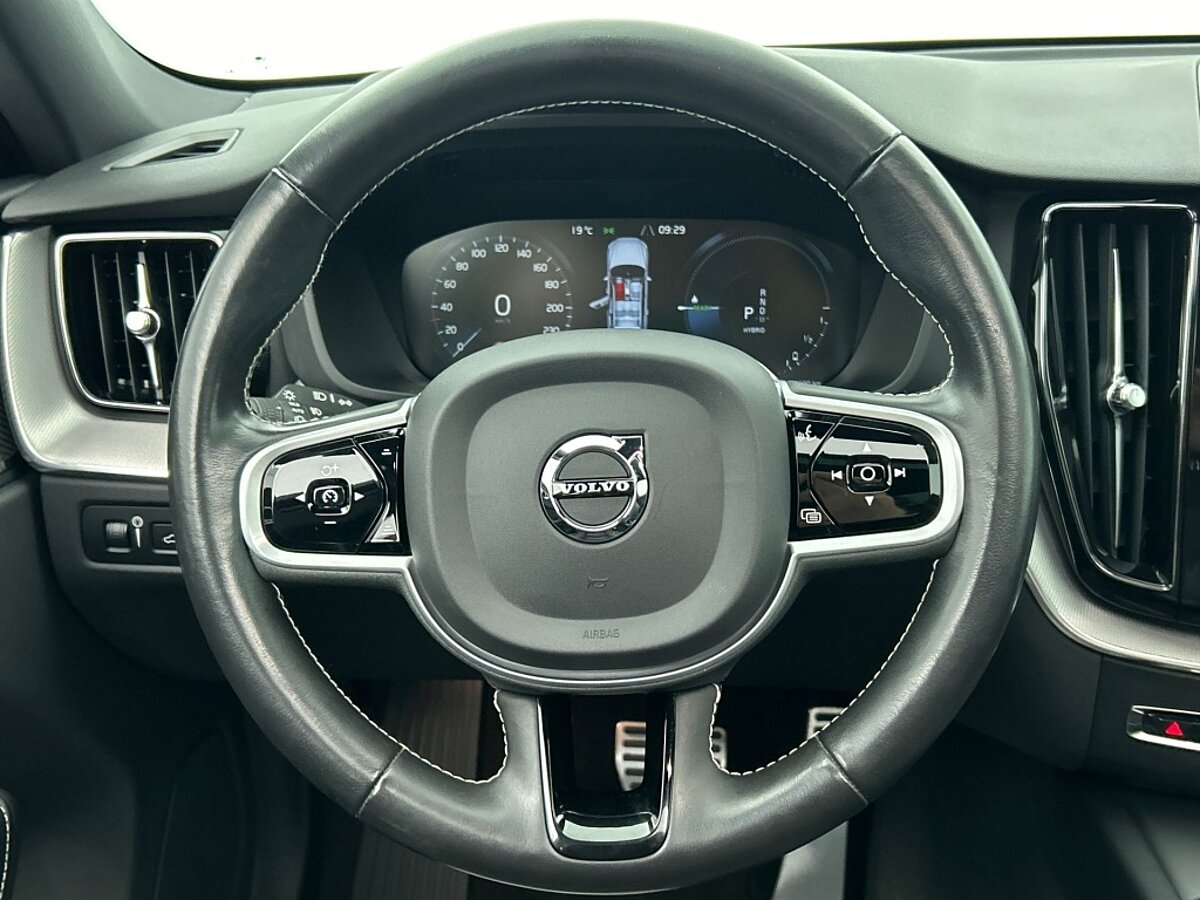 49295812 volvo xc60 2 0 t8 recharge r design 48