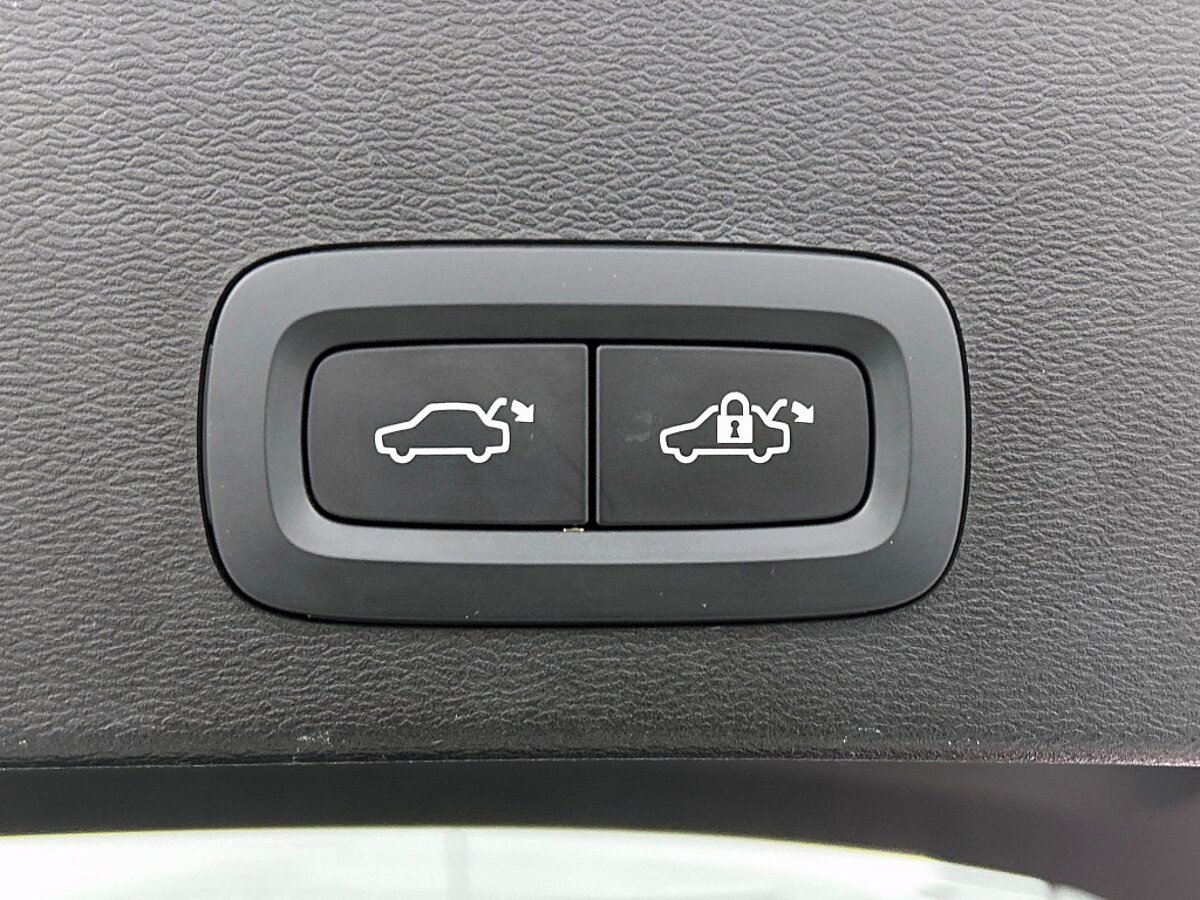 45933217 volvo xc40 recharge plus f22b64