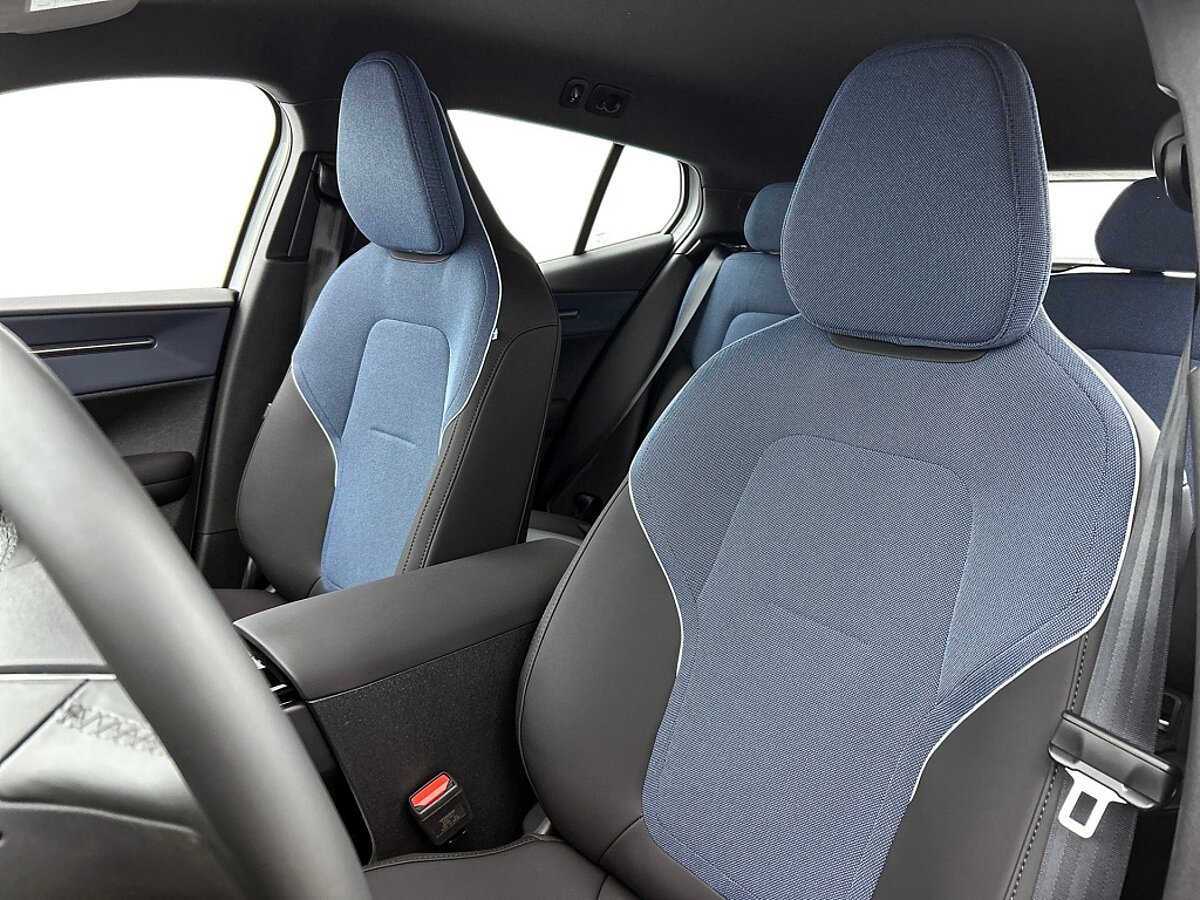 49433396 volvo ex30 plus extended range nieuw voorraad climate pack camera 06