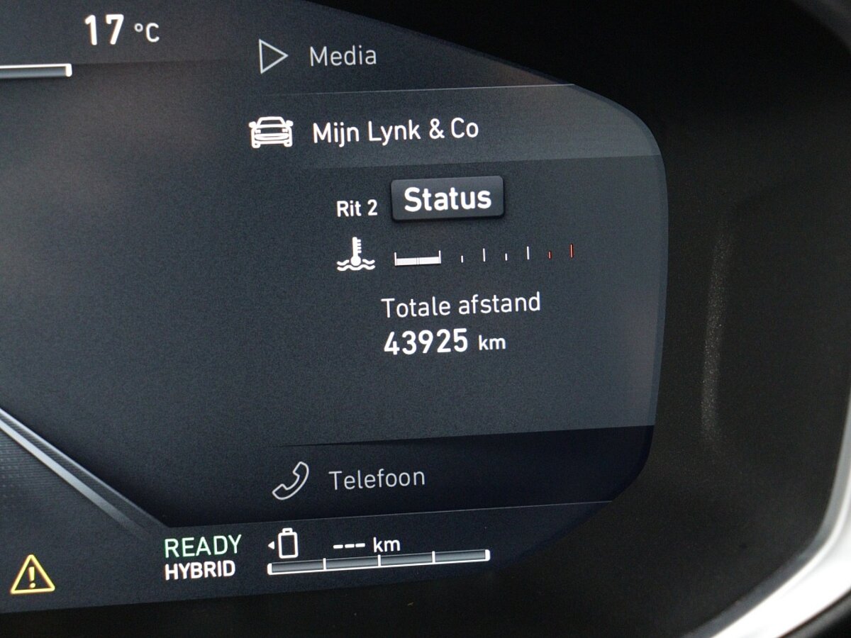 44260170 lynk co 01 1 5 phev 76