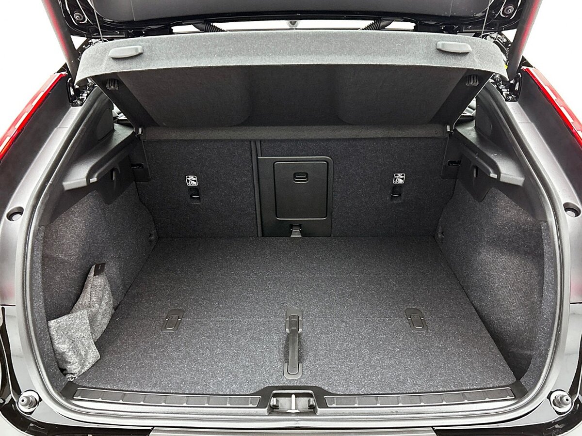 46536156 volvo ec40 extended range plus black edition 82kwh 87