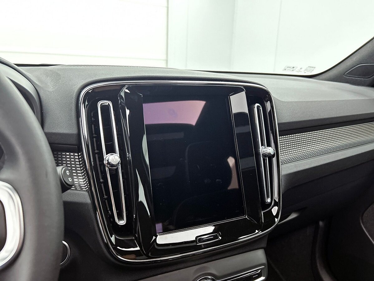 48515763 volvo xc40 b3 dark nubuck pano climate pack pilot assist memory s 7 02