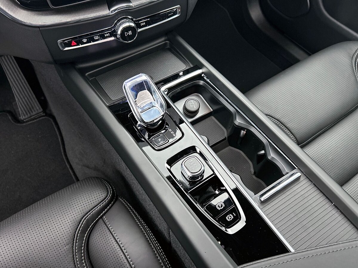 49114272 volvo xc60 2 0 t6 awd ultra black edition 05