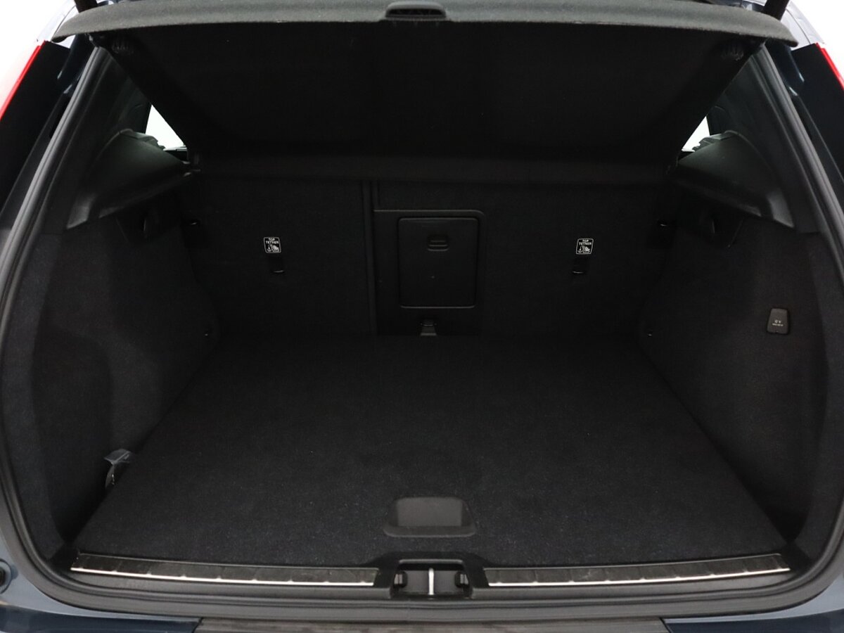 36079799 volvo xc40 1 5 t5 recharge inscription 74