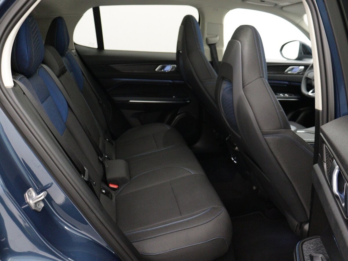 44260170 lynk co 01 1 5 phev 68