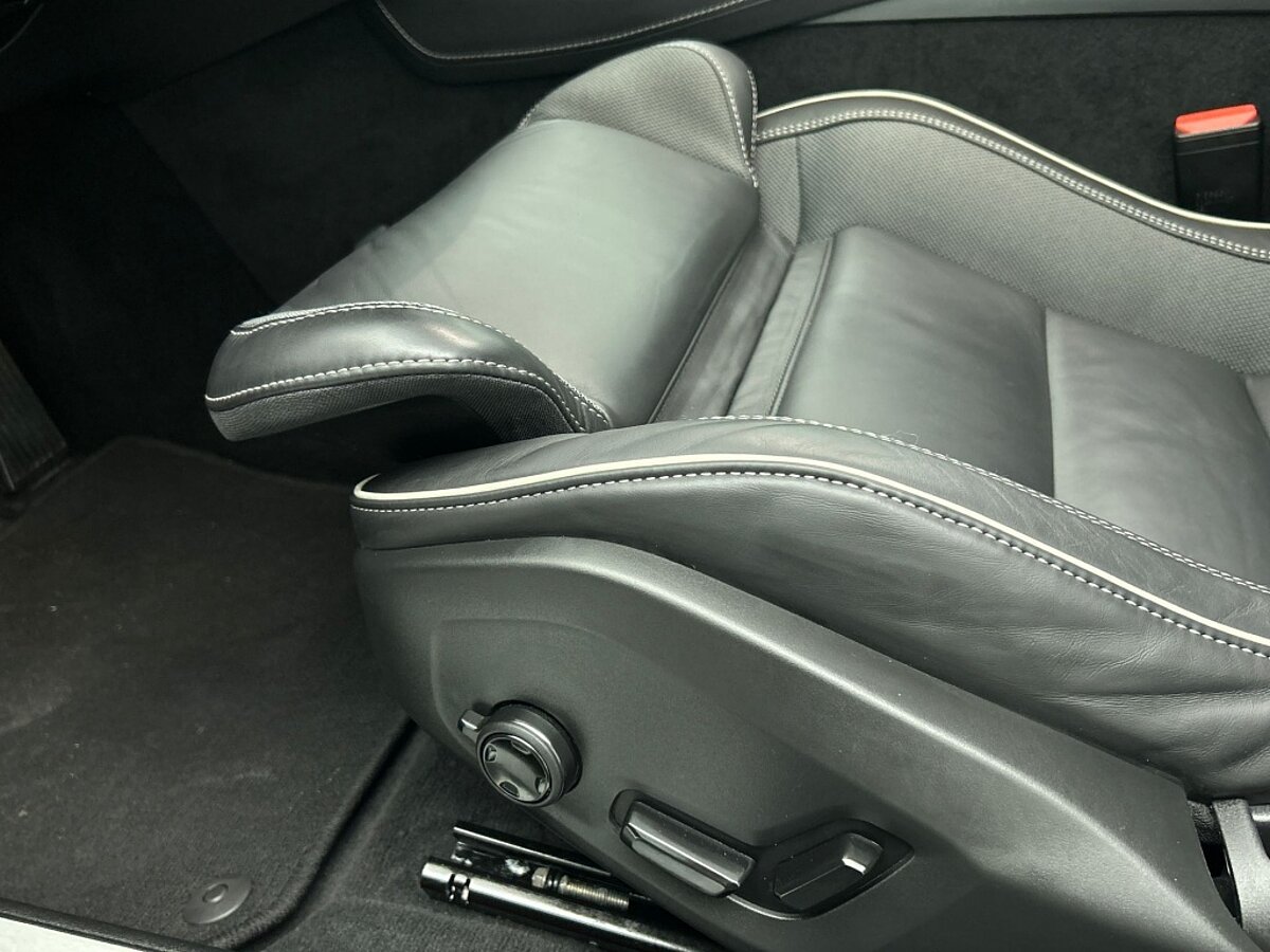 45432830 volvo v60 2 0 t6 dark panorama dak 360 camera trekhaak blis d43968