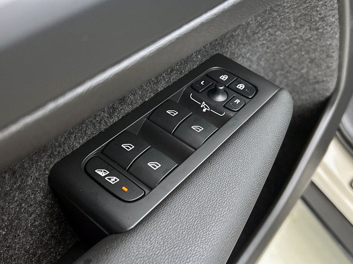 47569062 volvo xc40 2 0 b4 plus dark trekhaak harman kardon 41