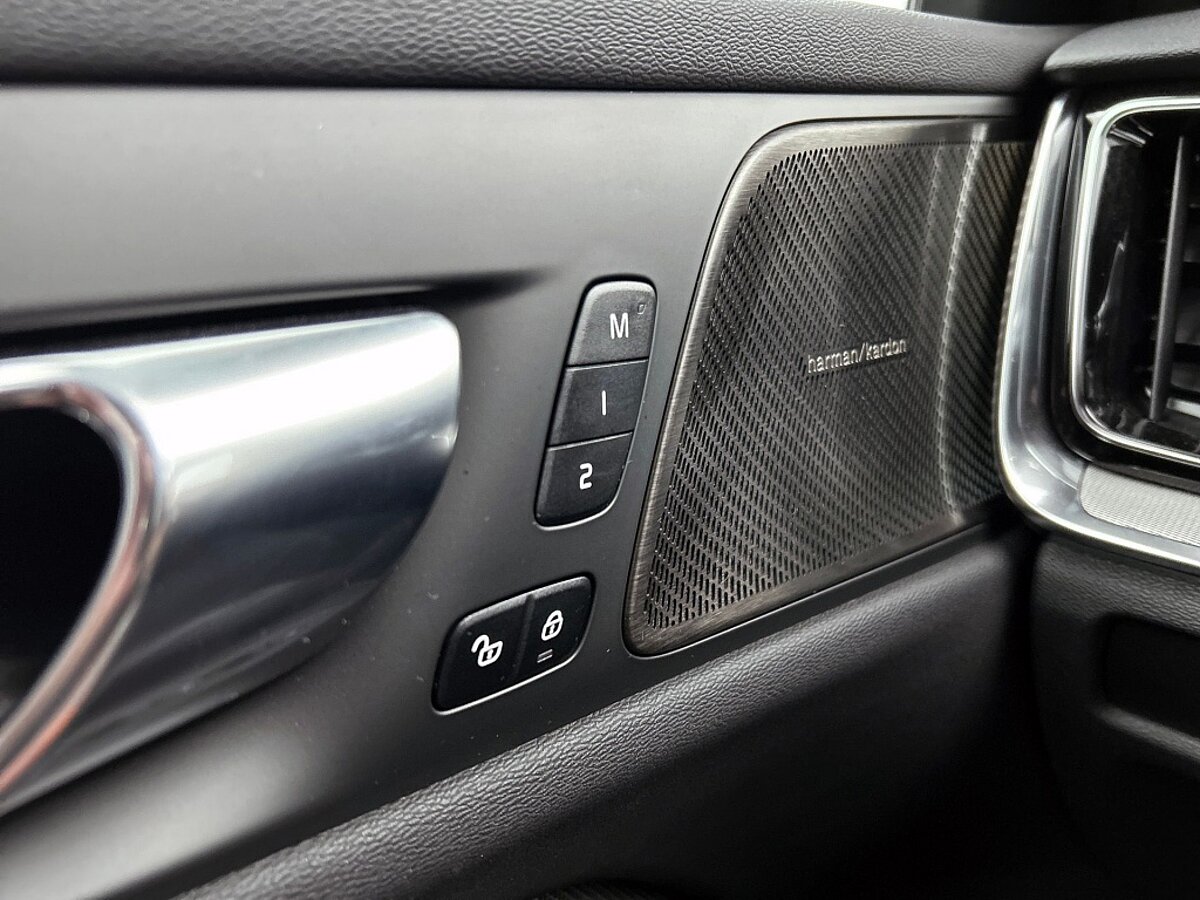 47633975 volvo v60 2 0 t6 plus dark trekhaak sport leder 360 blis pilot 07