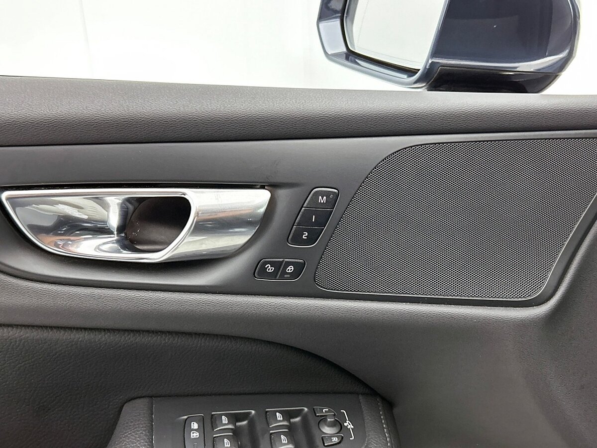 49484400 volvo v60 2 0 t6 inscription camera pilot assist blis 31