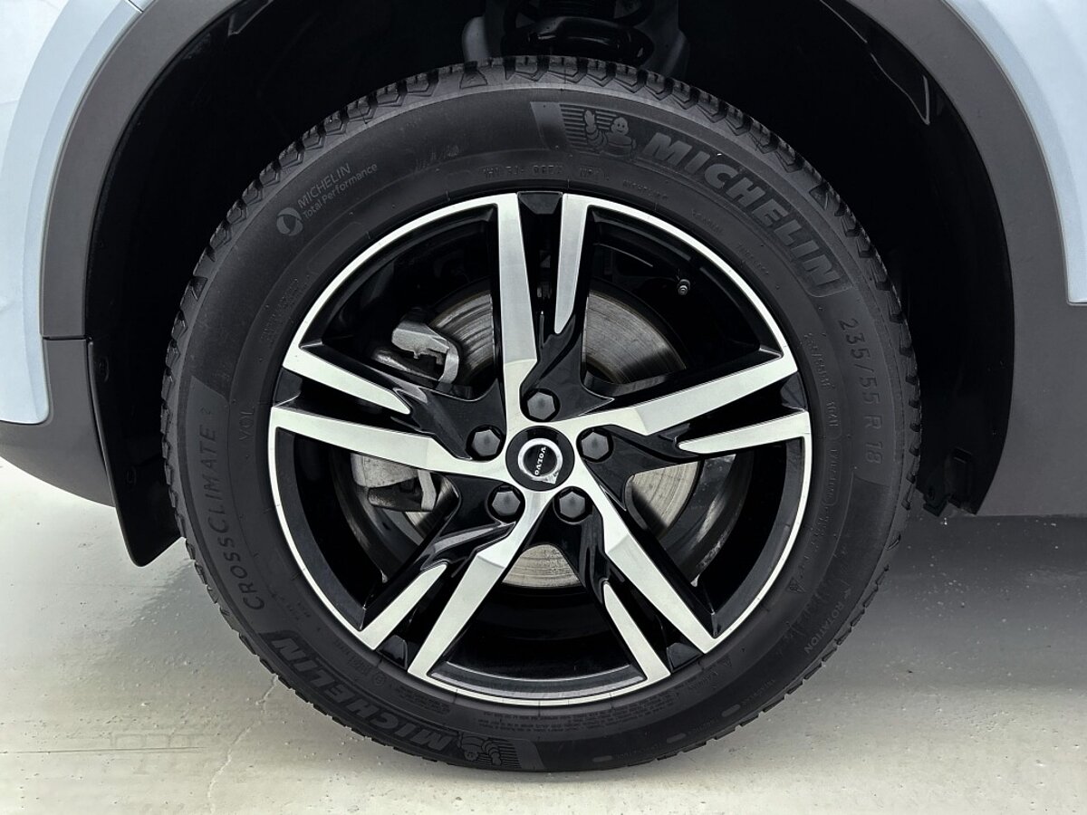 44775017 volvo xc40 2 0 b4 plus dark trekhaak 61