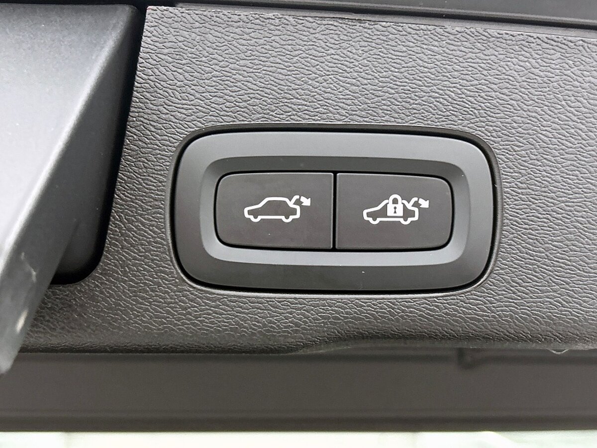 45677972 volvo xc60 2 0 t6 awd ultra bright luchtvering head up display trekha d6b165