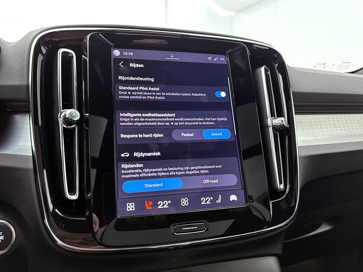 46844168 volvo xc40 2 0 b4 plus black edition cf36f8