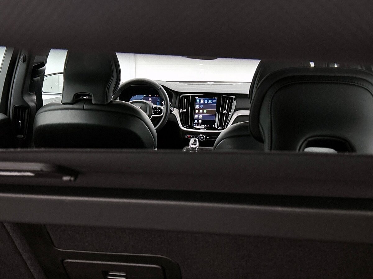 49833650 volvo v60 2 0 t6 awd plus dark trekhaak 360 camera harman kardon aud 85