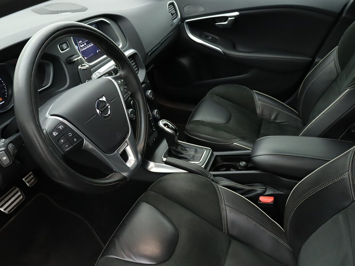 36007765 volvo v40 1 5 t3 polar sport panoramadak navigatie pdc 4 02