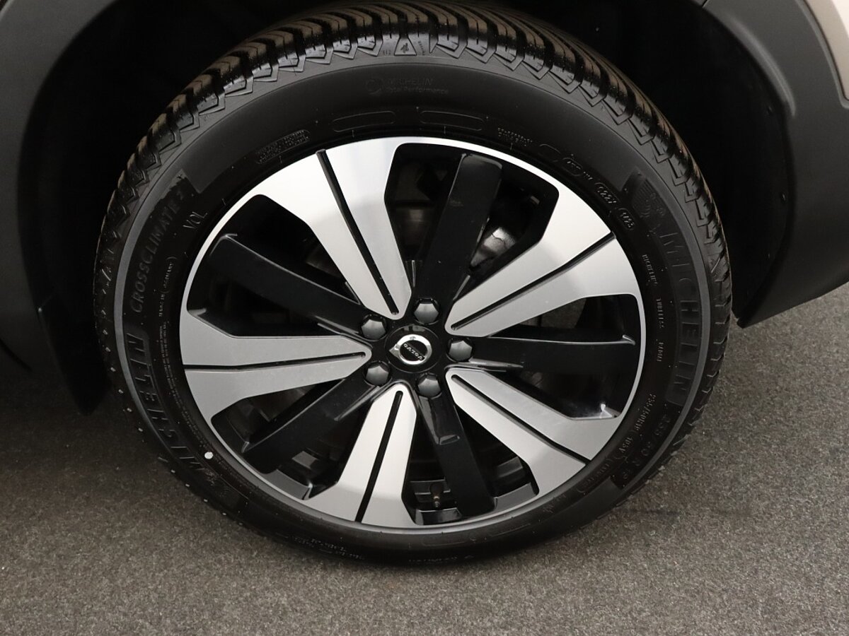 36079808 volvo xc40 1 5 t5 recharge ultimate bright 44