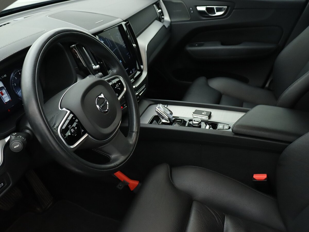 36110625 volvo xc60 2 0 b5 inscript 5 03