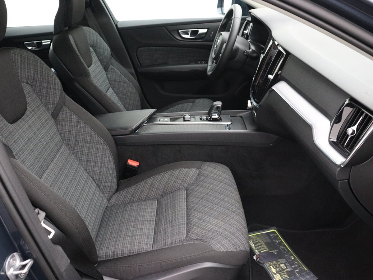 40000939 volvo v60 2 0 b3 essential edition 6473ed