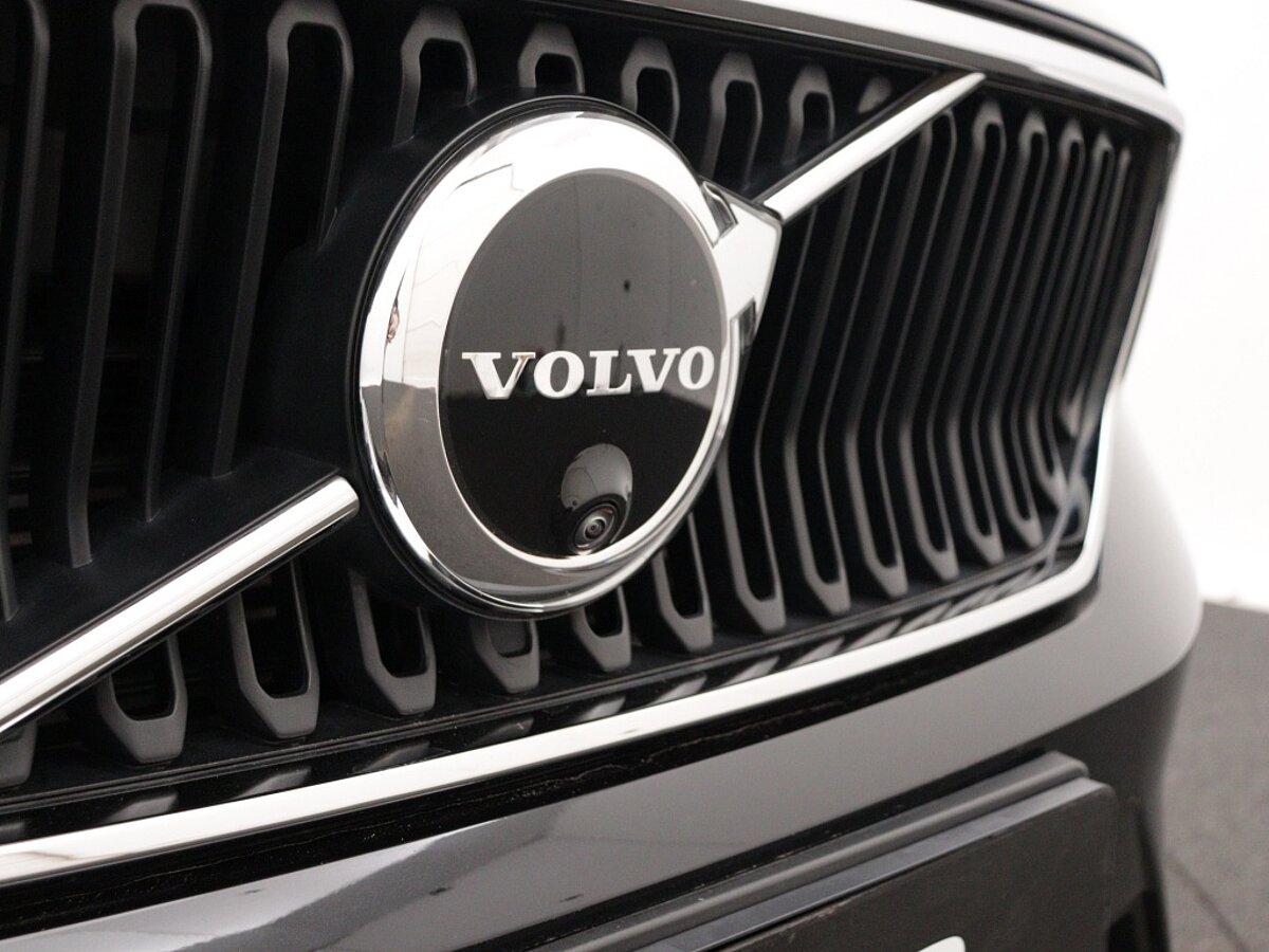 44288600 volvo xc40 1 5 t4 recharge plus bright 66