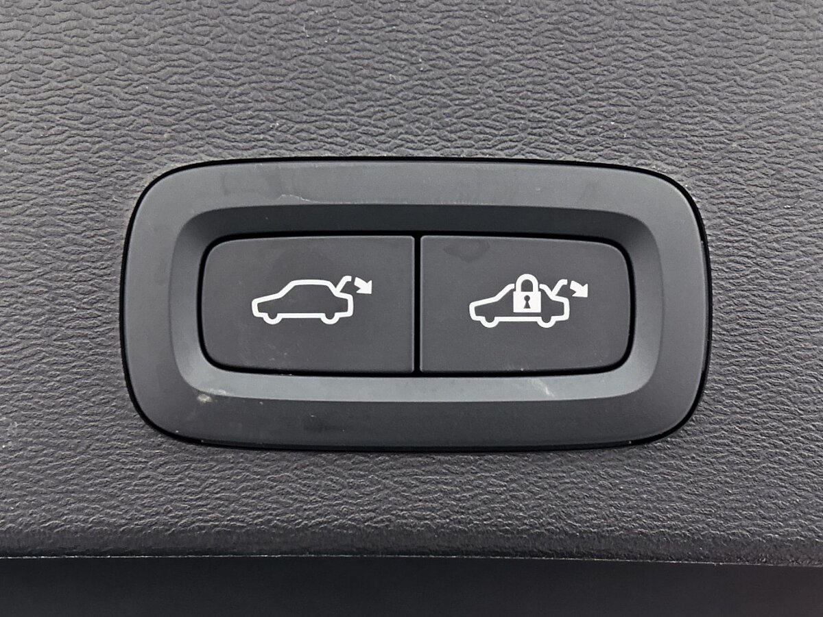 44729347 volvo xc40 2 0 b4 plus dark trekhaak elek verstelbare stoelen 24
