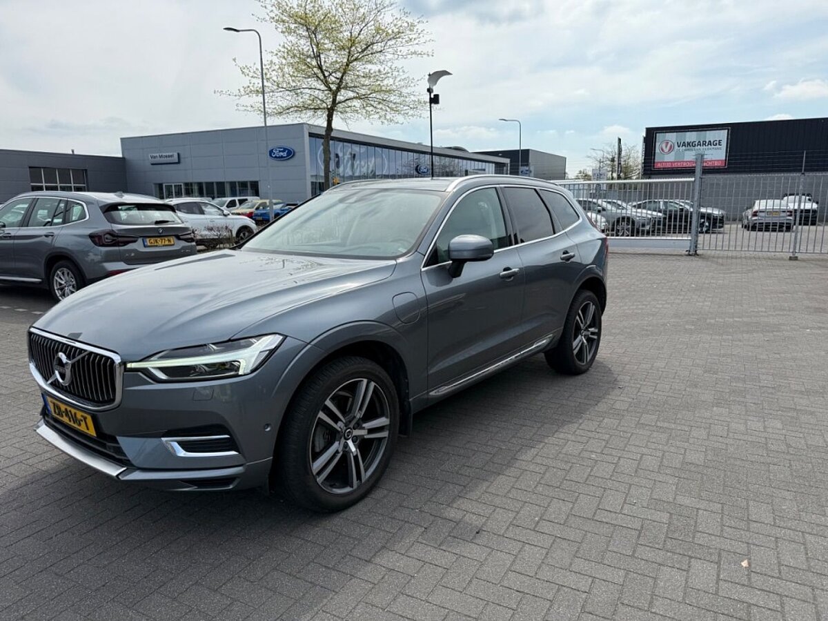 45217526 volvo xc60 2 0 t8 twin engine awd inscription 33