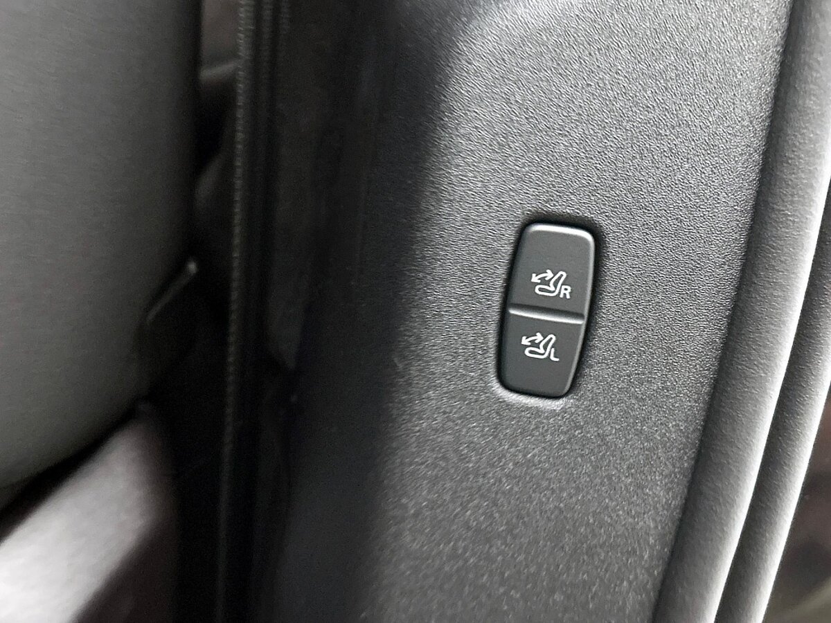 46591346 volvo ex90 ex 90 2wd core 7 zitter voorraad onyx black nordico microt 8