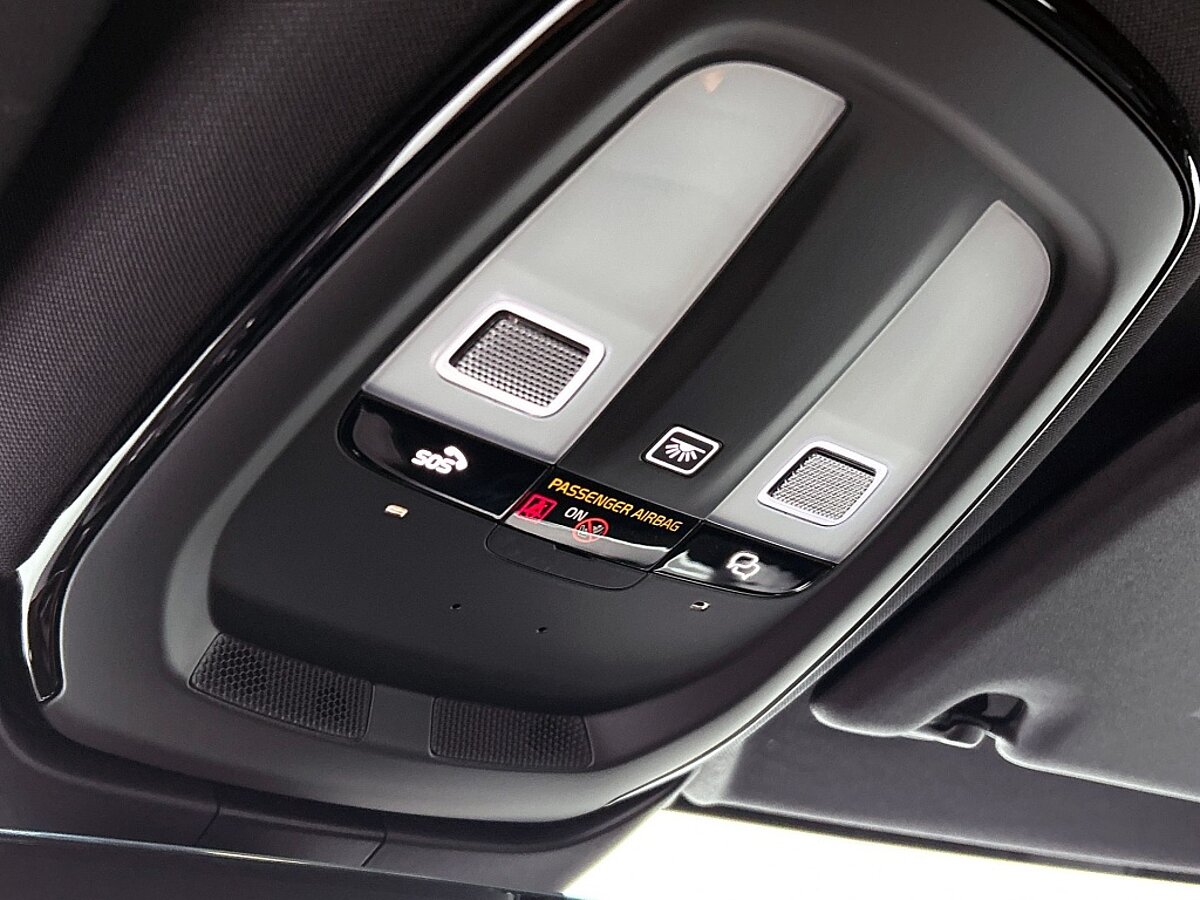 47540135 volvo v60 2 0 t6 awd plus dark trekhaak sportstoelen 03