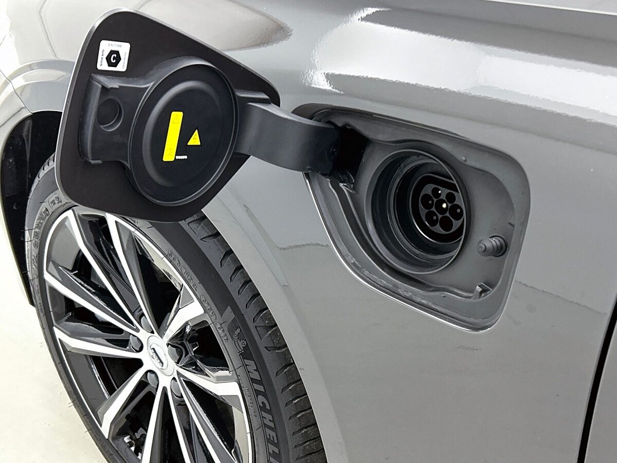 47633975 volvo v60 2 0 t6 plus dark trekhaak sport leder 360 blis pilot 47