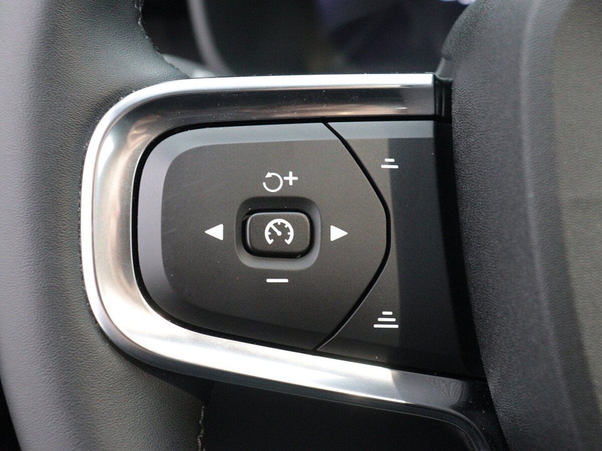 41639630 volvo xc40 recharge plus black pack 457deb