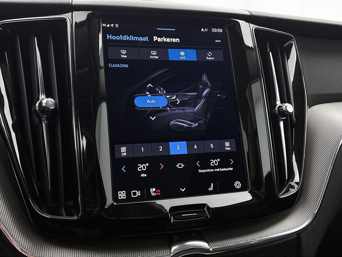 43680818 volvo xc60 2 0 t8 awd plus dark harman kardon panoramadak 21 lm velg 66