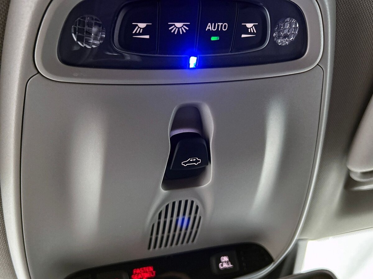 49484294 volvo v40 cross country 1 5 t3 polar luxury trekhaak panoramadak harman kardon 51