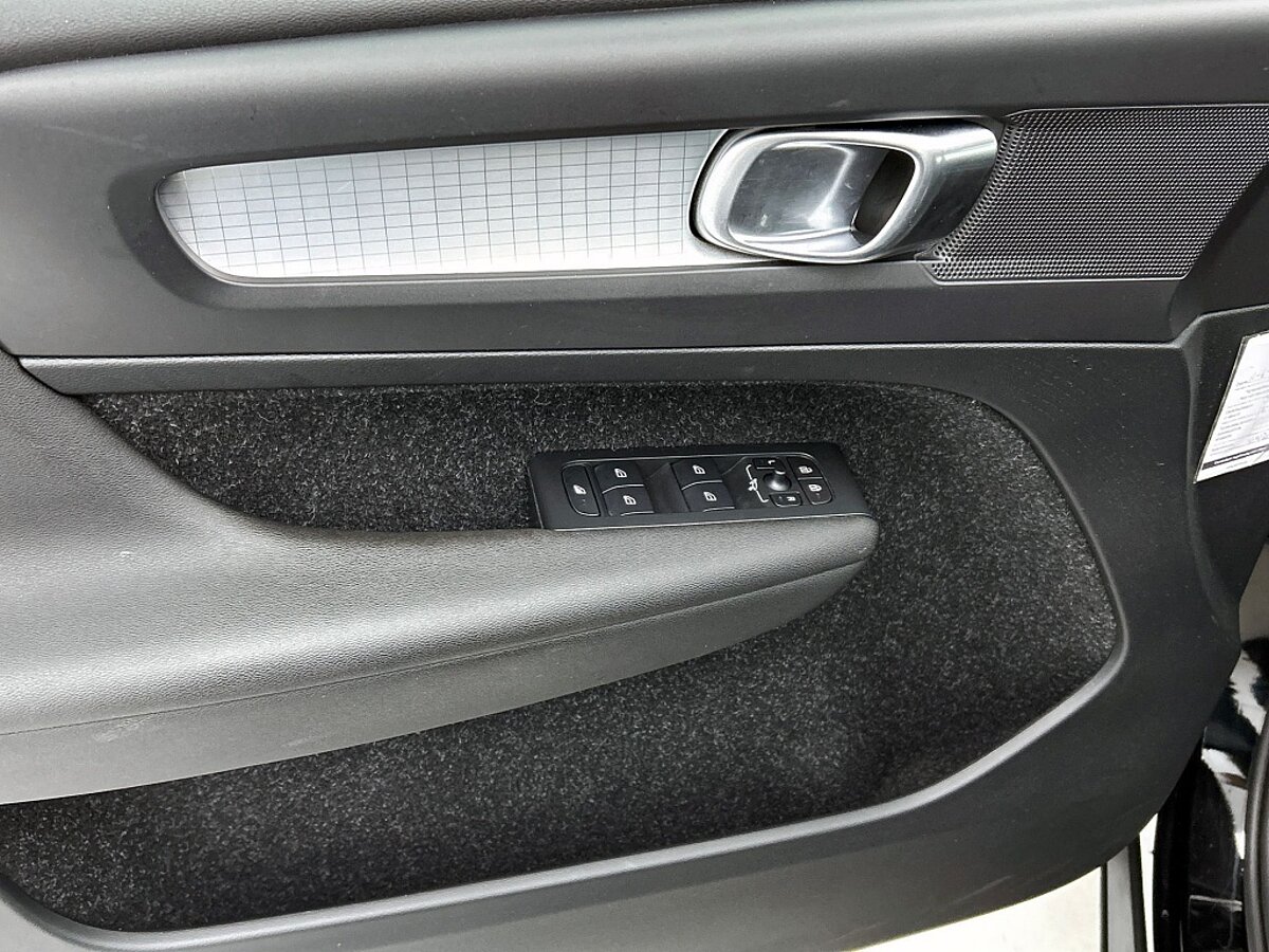 46742333 volvo xc40 1 5 t3 momentum pro 98