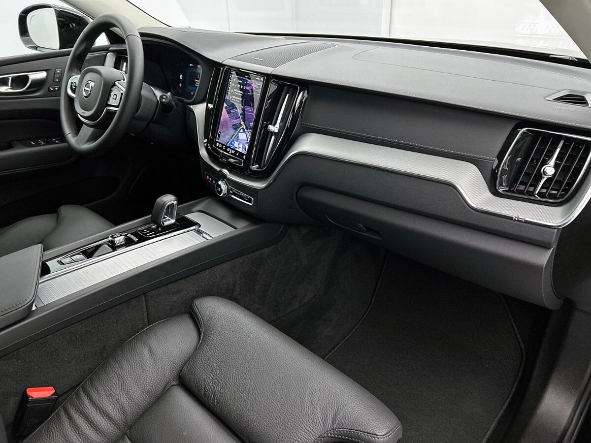 48687982 volvo xc60 2 0 t6 awd ultra dark 99