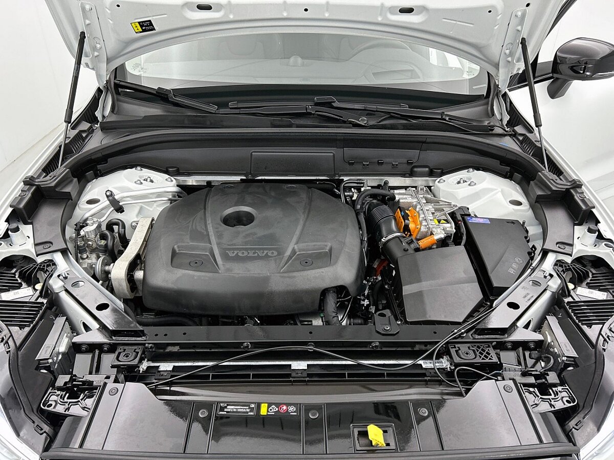 49302488 volvo xc60 t6 recharge awd ultimate dark bowers wilkins luchtvering 70