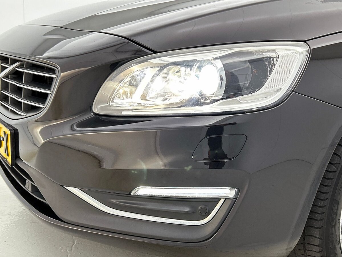 49418736 volvo v60 2 0 t3 nordic lederen bekleding panorama dak stoelverwarm 77