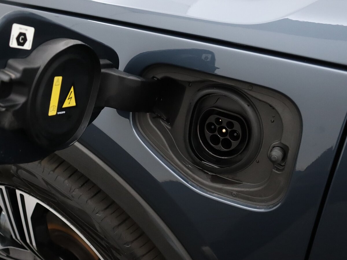 35487775 volvo xc40 1 5 t5 phev inscription panomama dak harman kardon leder aa6a87