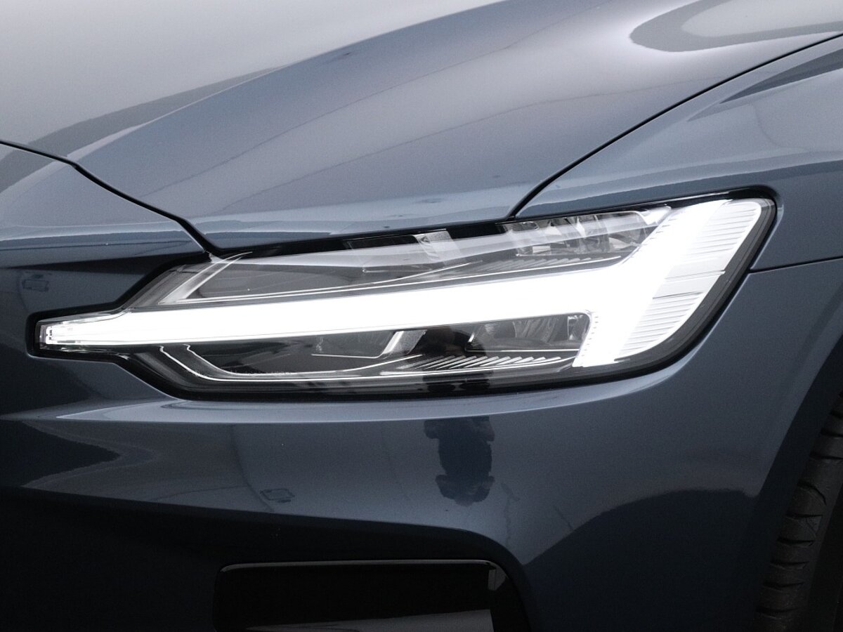 40173625 volvo v60 v60 b4 plus dark harman kardon audio nieuw uit voorraad 8a31a3