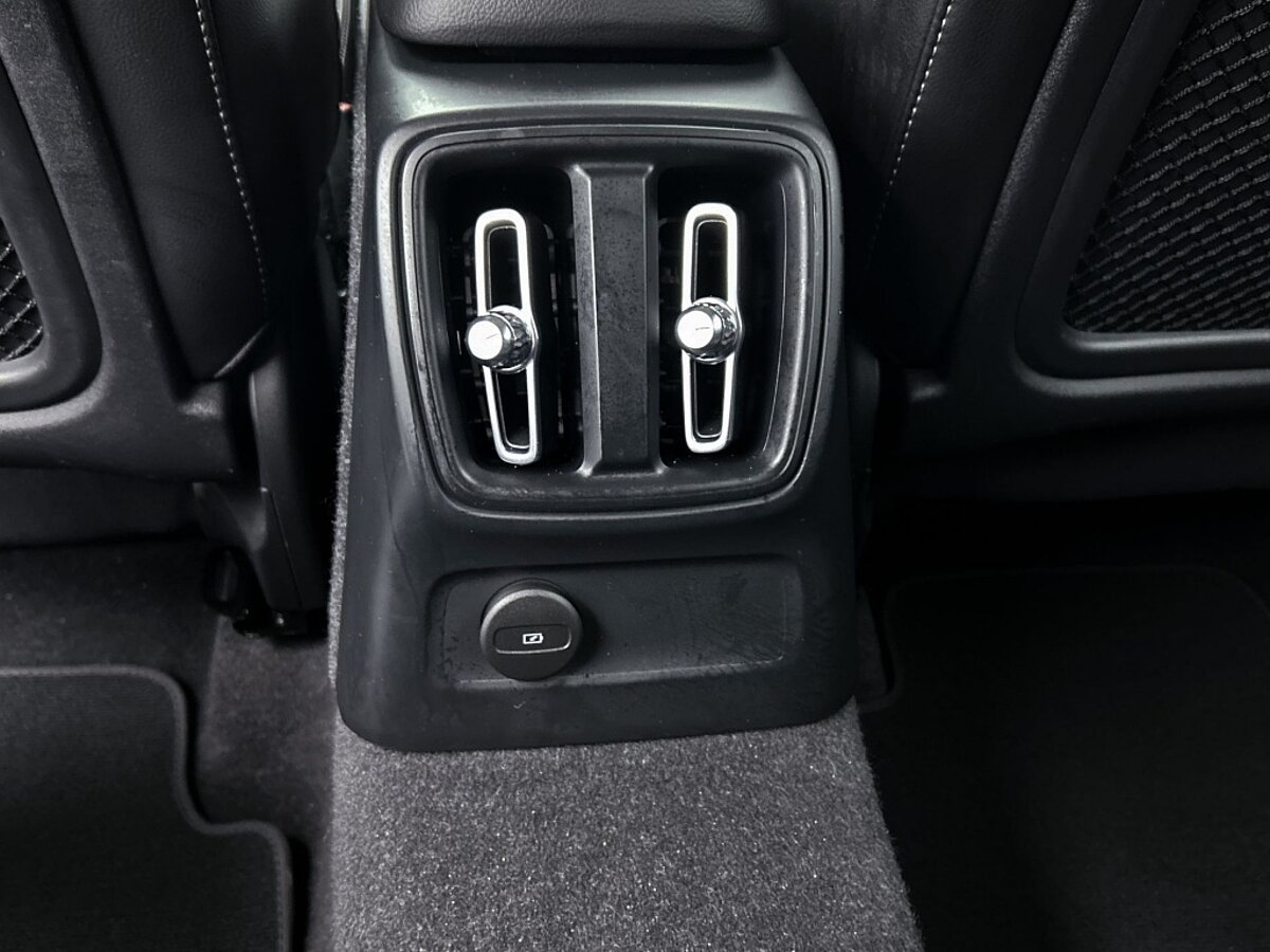 44407023 volvo xc40 1 5 t4 recharge inscription trekhaak achteruitrijcamera 3e228f