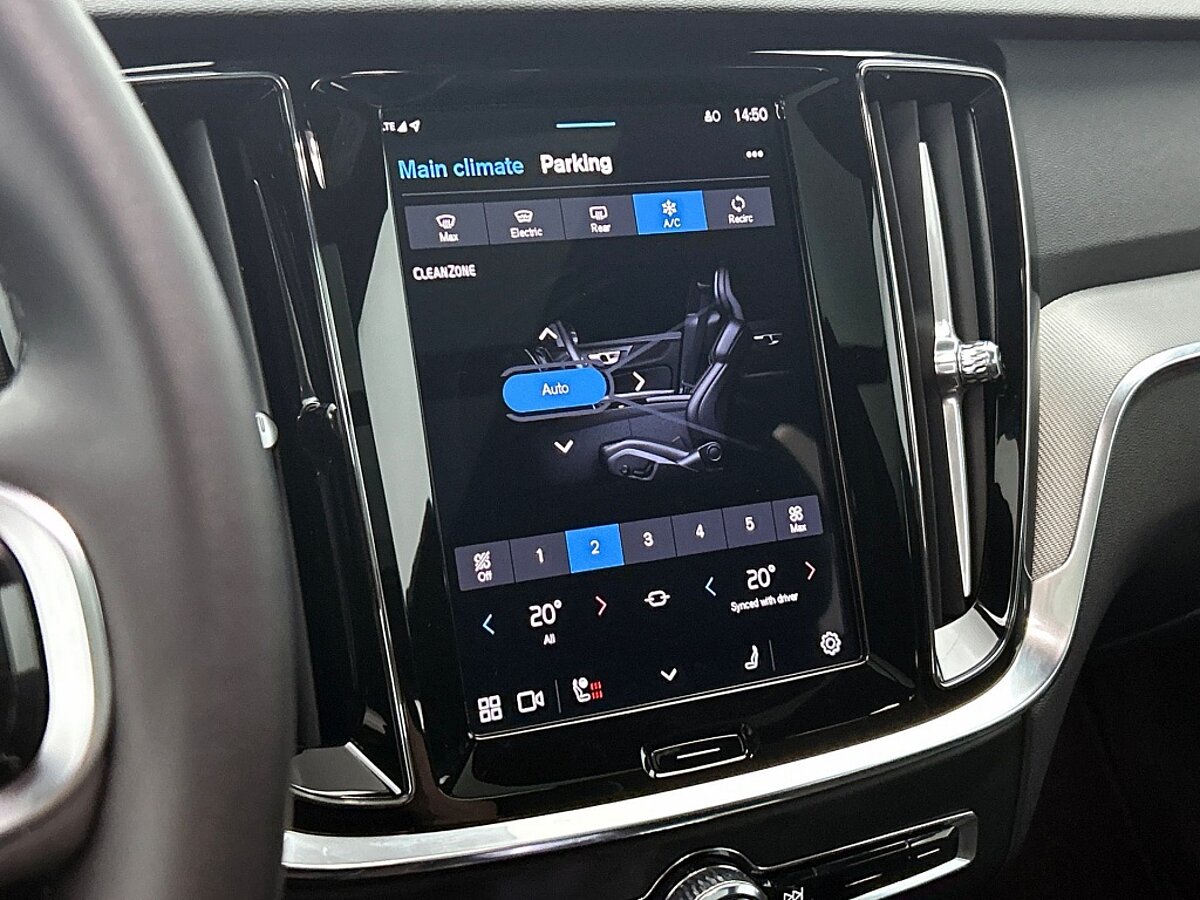 45432779 volvo v60 2 0 t6 plus trekhaak panorama dak 360 camera 3317e3