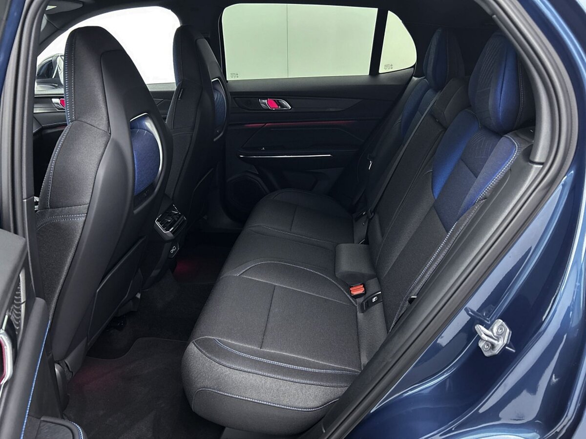 46065059 lynk co 01 1 5 phev business ed 1800kg trekvermogen 360 camera clima 58