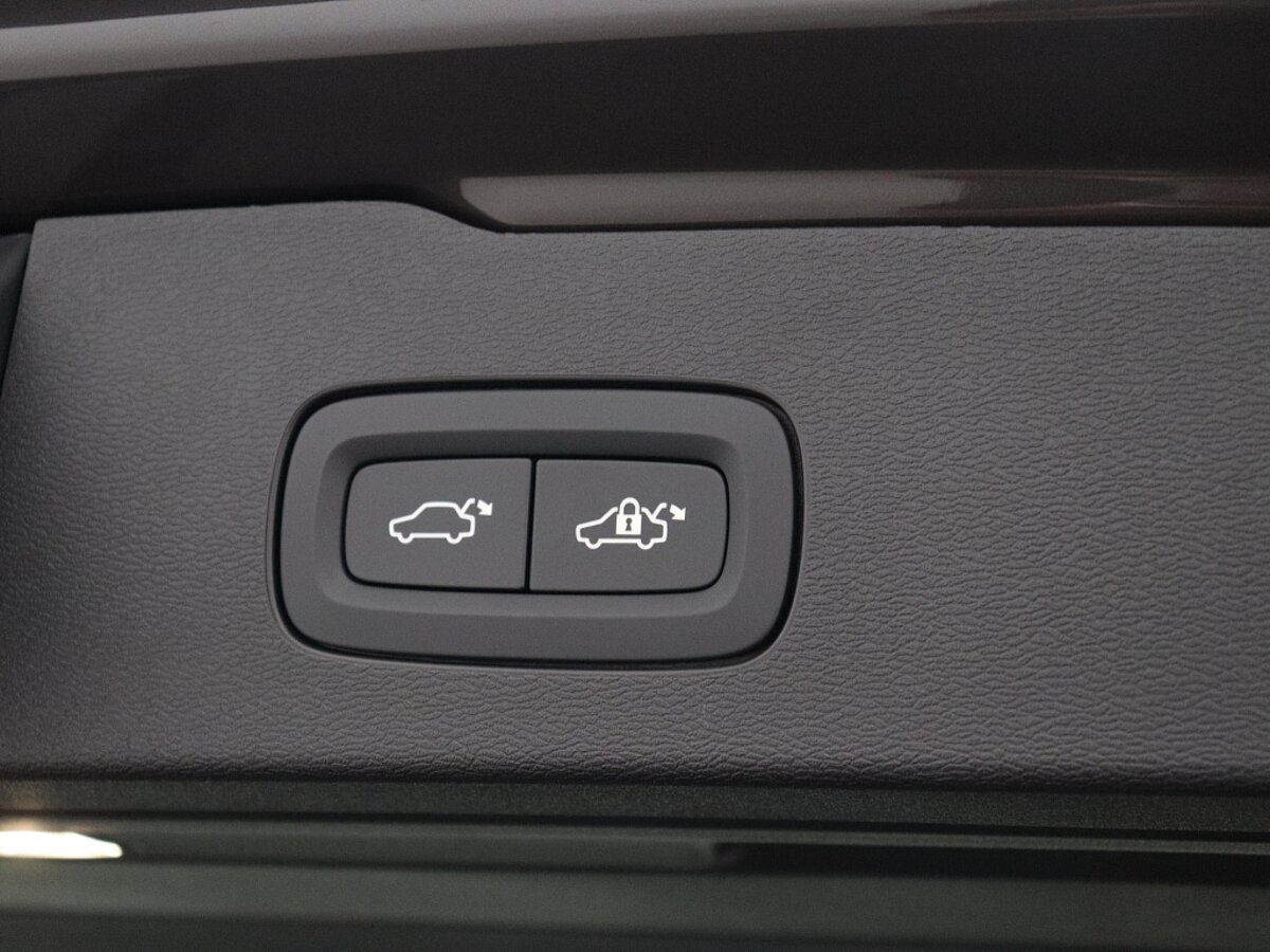 47627816 volvo v60 2 0 t6 awd plus dark 67