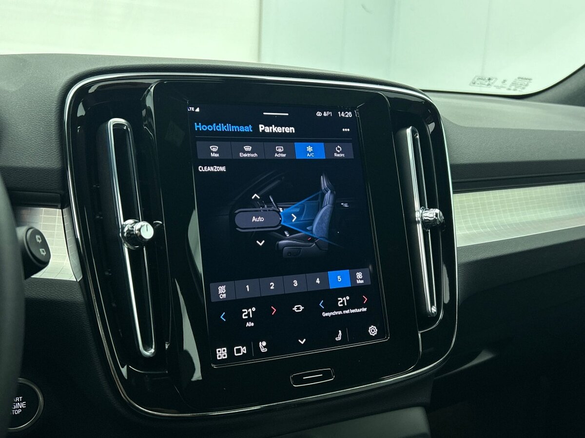 48294878 volvo xc40 2 0 b4 plus dark 82