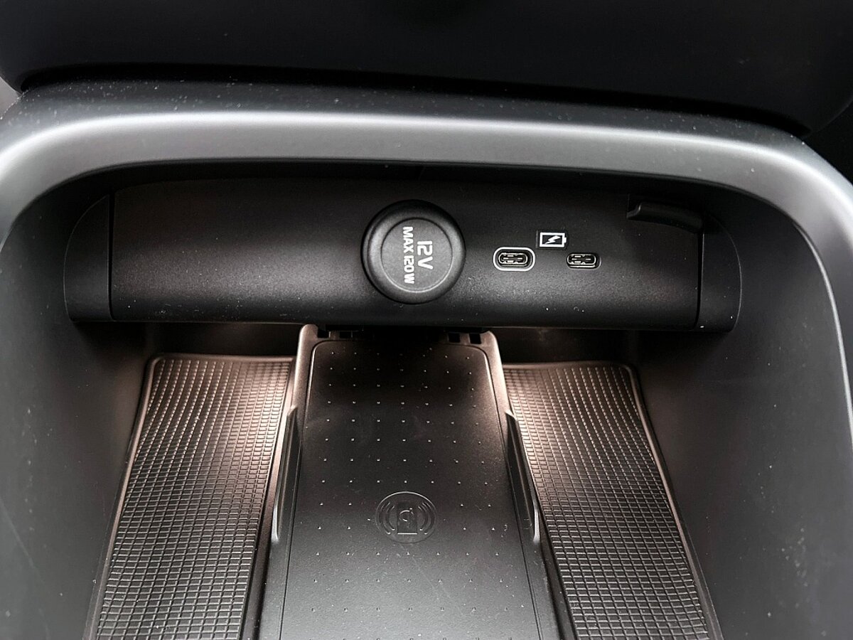 46591412 volvo xc40 xc40 b4 plus black edition lounge pack voorraad 31
