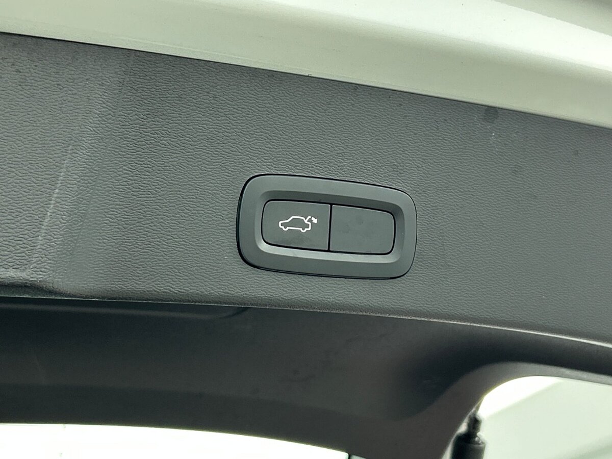 48792440 volvo xc40 t3 momentum pro camera elektrische klep styling kit 65