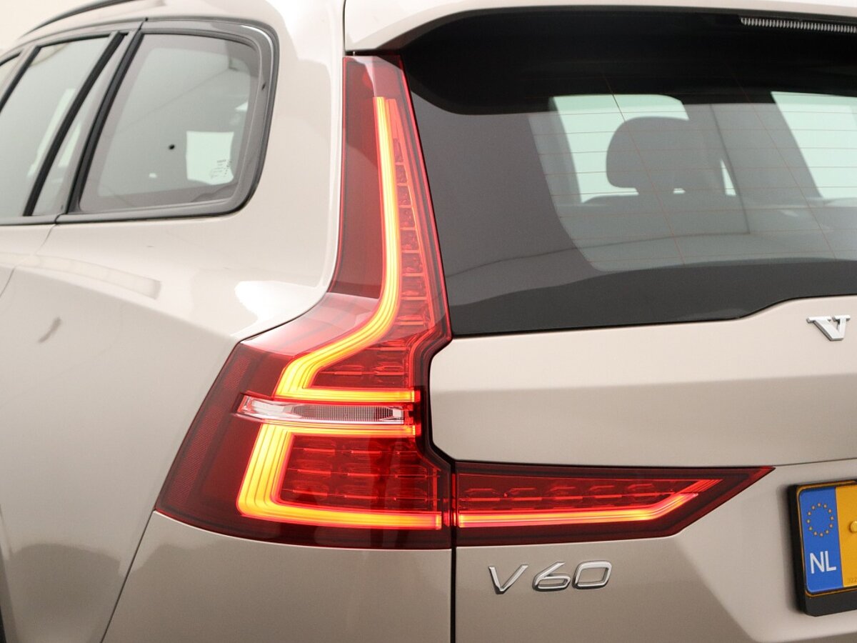 35173088 volvo v60 2 0 b4 plus dark 47