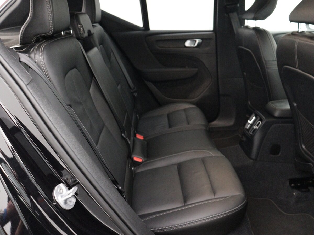 44288600 volvo xc40 1 5 t4 recharge plus bright 04
