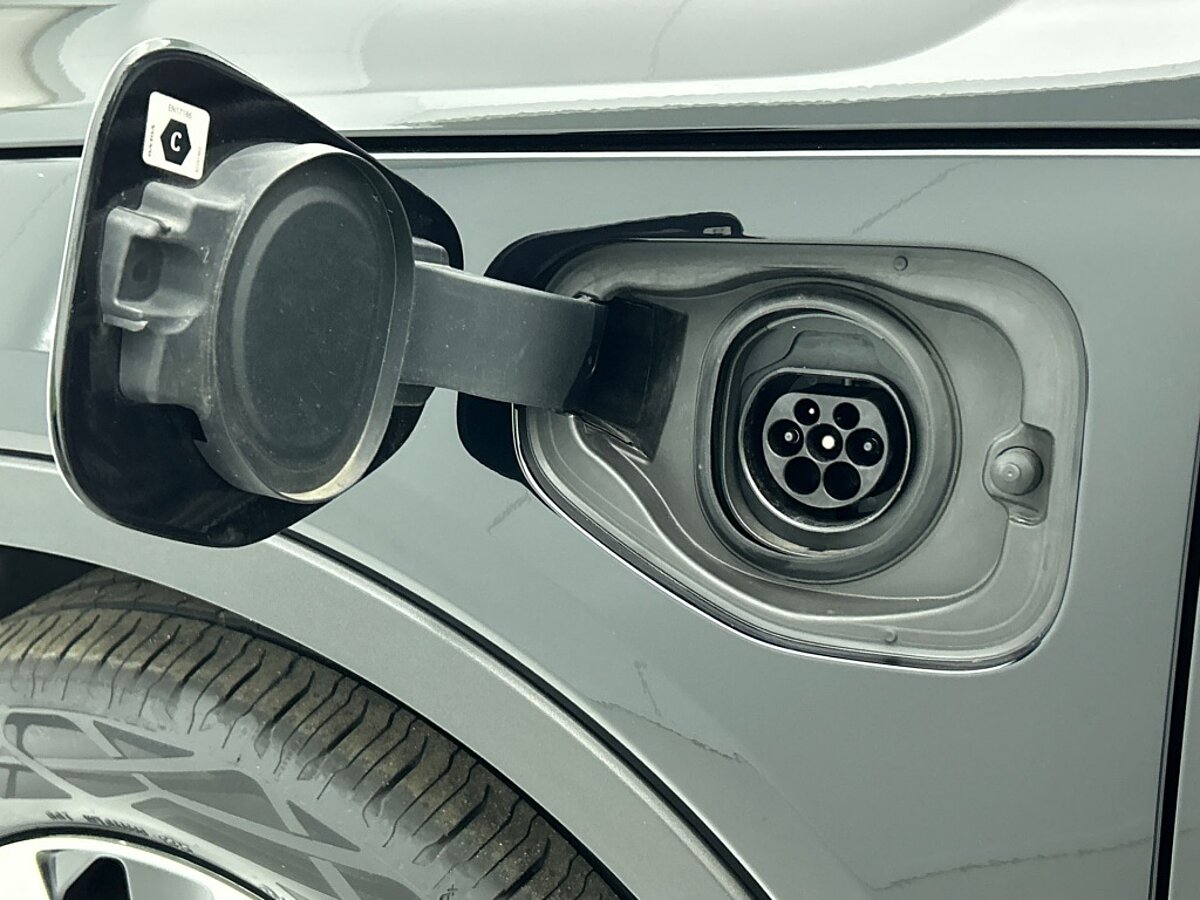 44458767 volvo xc40 1 5 t4 recharge r design expression trekhaak 74