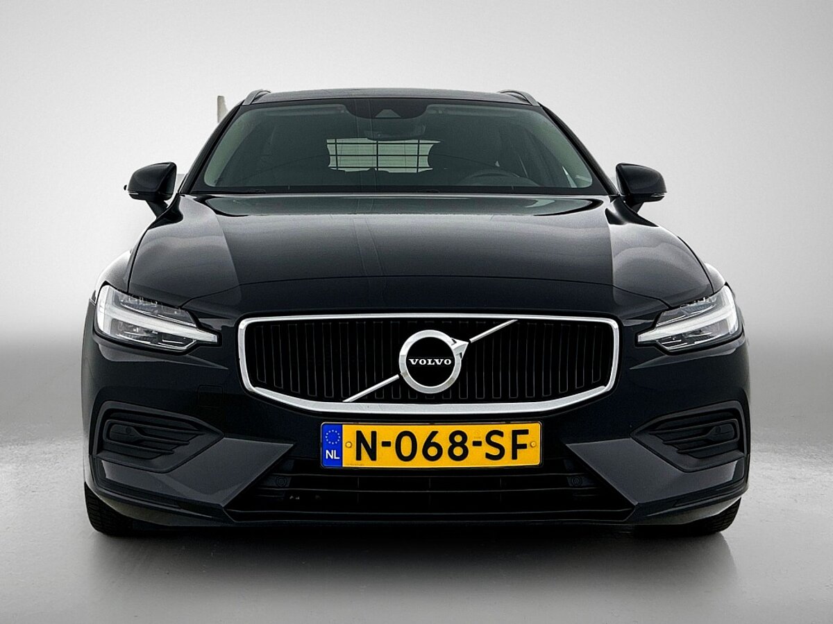 46919499 volvo v60 2 0 b4 momentum business 6 02